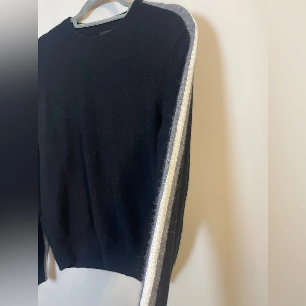 Magaschoni Men's Classic Black Crewneck 100% Cashmere
